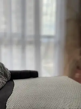 Sofi Leal online show from 4, 10, 2025