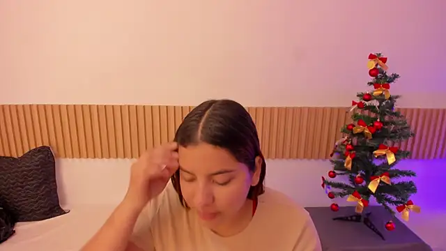 OliviaSweett online show from 5, 12, 2025