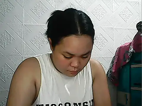 CreamyPussy4uxx online show from 13, 1, 2026