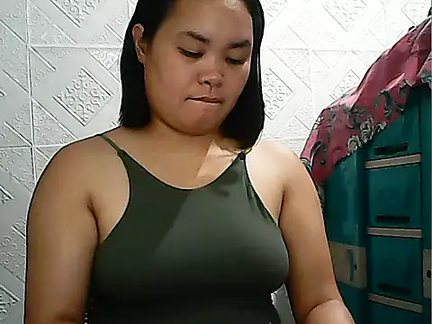 CreamyPussy4uxx online show from 27, 2, 2026