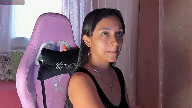 Snapshot of MelanyOconner chatting on 23, 10, 2025 MelanyOconner online show from 23, 10, 2025