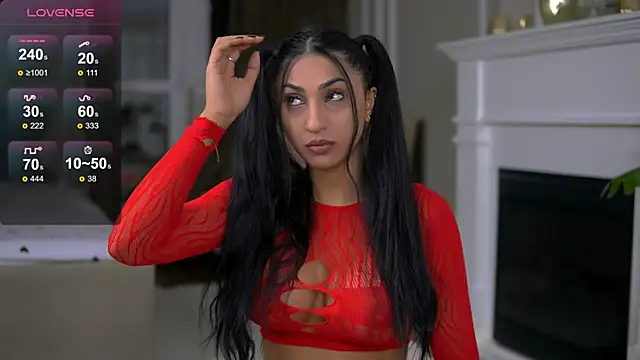 EmaHallee online show from 30, 10, 2025