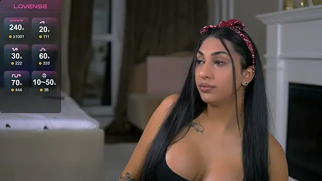 EmaHallee online show from 29, 10, 2025