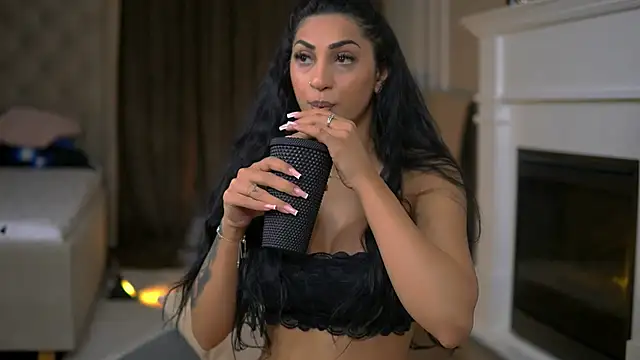 EmaHallee online show from 8, 2, 2026