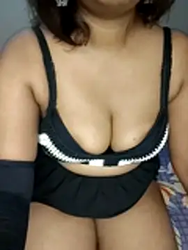 Snapshot of missneha61 chatting on 17, 10, 2025 missneha61 online show from 17, 10, 2025