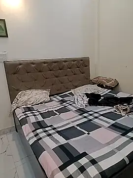 Snapshot of missneha61 chatting on 21, 9, 2025 missneha61 online show from 21, 9, 2025