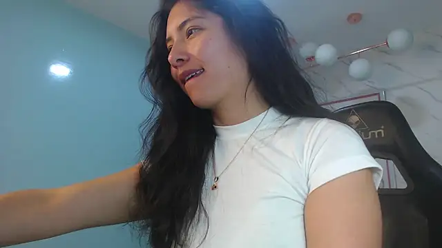 victoria hernandez t  online show from 25, 5, 2026