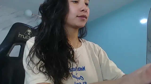 victoria hernandez t  online show from 3, 6, 2026