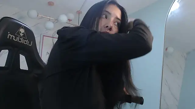 victoria hernandez t  online show from 11, 3, 2026