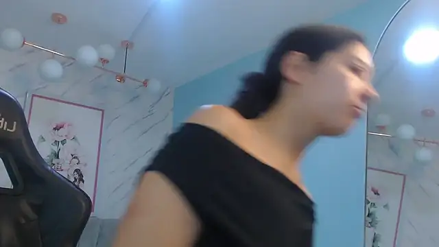 victoria hernandez t  online show from 29, 3, 2026