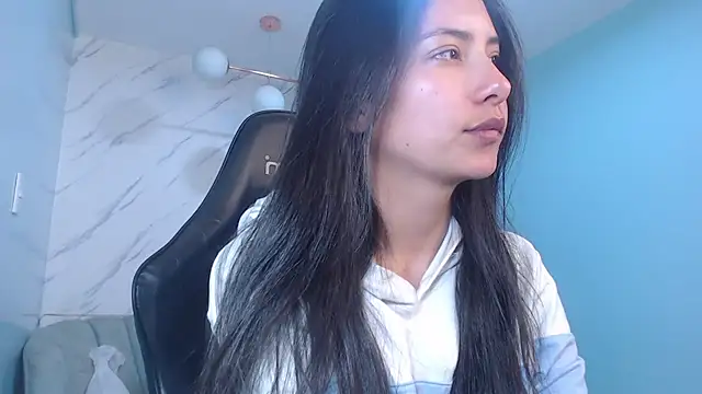 victoria hernandez t  online show from 11, 5, 2026