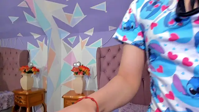 CloeyGraweing online show from 1, 12, 2025