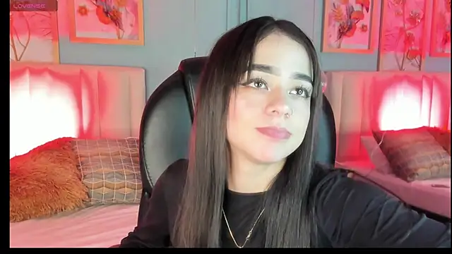 TifannyWolf  online show from 15, 11, 2025