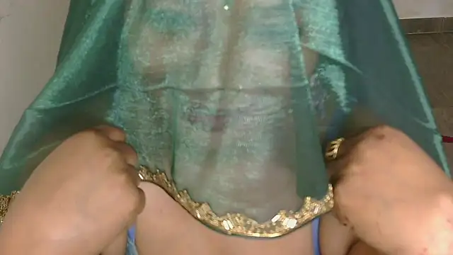 Snapshot of QUEEN_SAKHI- chatting on 27, 10, 2025 QUEEN SAKHI- online show from 27, 10, 2025