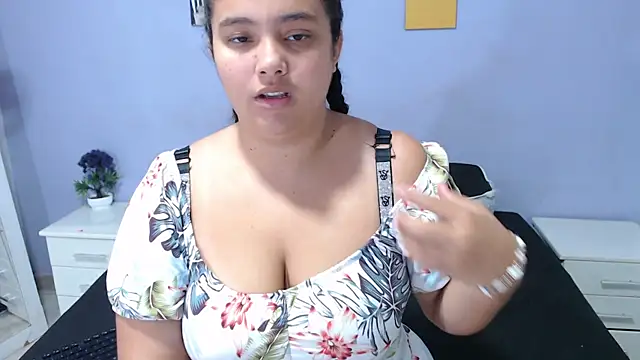 penelope gucci1 online show from 8, 11, 2025