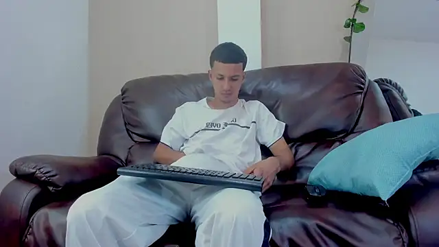 Snapshot of Marcus_Jeron chatting on 26, 6, 2026 Marcus Jeron online show from 26, 6, 2026