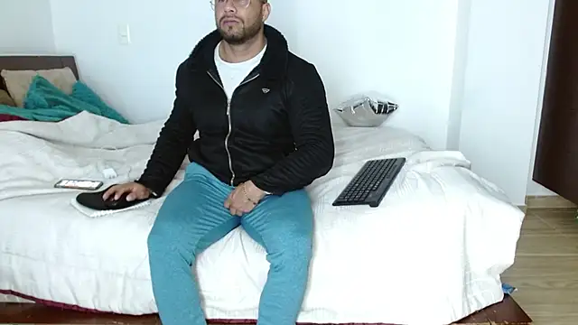 AntonyDAngelo25 online show from 1, 10, 2025