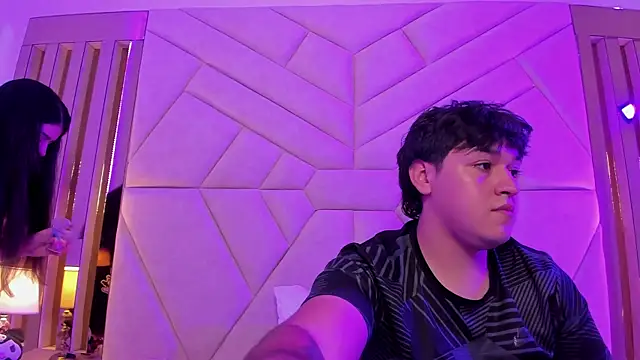 EmilyANDrew  online show from 10, 1, 2026