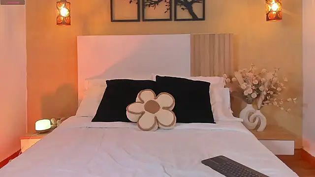 Camila Bustamante online show from 10, 10, 2025