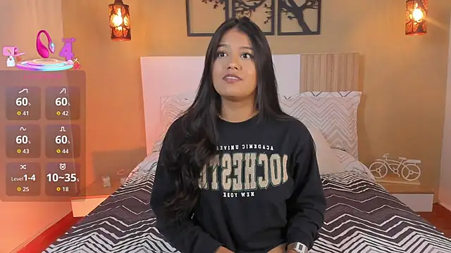 Camila Bustamante online show from 8, 9, 2025