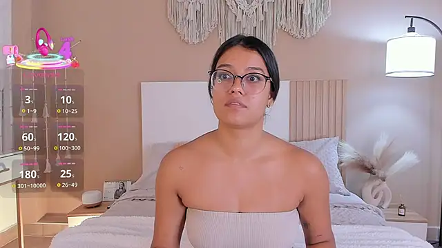 Camila Bustamante online show from 4, 6, 2026