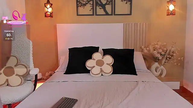 Camila Bustamante online show from 6, 11, 2025