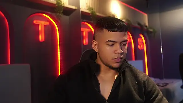 Thiago Valente online show from 17, 4, 2026