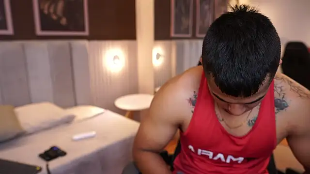 Thiago Valente online show from 4, 10, 2025