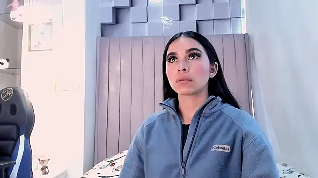 Snapshot of CandySays chatting on 12, 10, 2025 CandySays online show from 12, 10, 2025