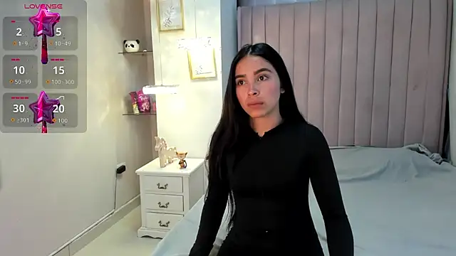 Snapshot of CandySays chatting on 30, 10, 2025 CandySays online show from 30, 10, 2025