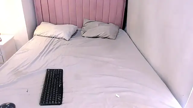 Snapshot of CandySays chatting on 19, 11, 2025 CandySays online show from 19, 11, 2025