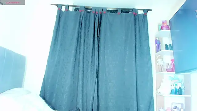 crisbunny x online show from 12, 11, 2025