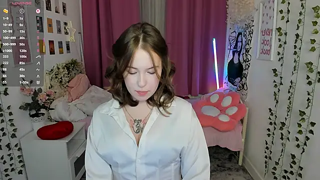 LanaRoselle online show from 6, 3, 2026