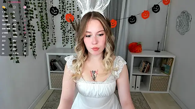 LanaRoselle online show from 31, 10, 2025