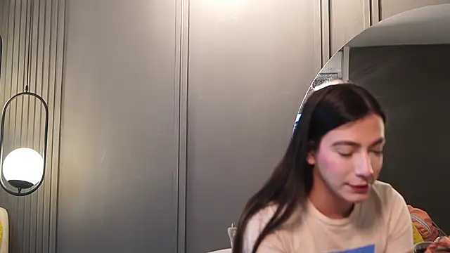 Ariaa Isabell online show from 12, 3, 2026