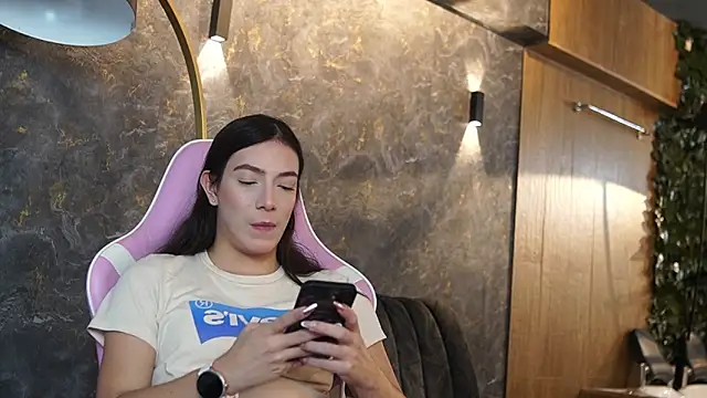 Ariaa Isabell online show from 5, 1, 2026