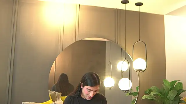 Ariaa Isabell online show from 13, 4, 2026