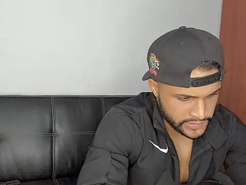 Pier Simons online show from 2, 10, 2025