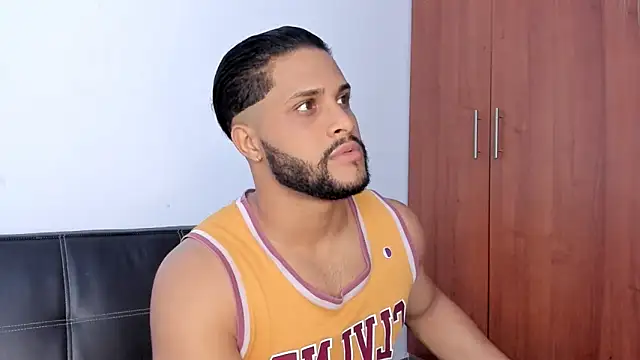 Pier Simons online show from 8, 11, 2025