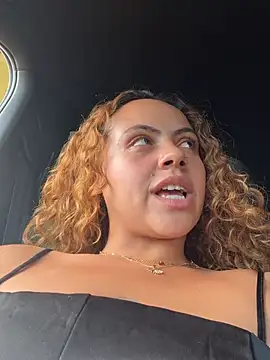 Chloe Leaozinho online show from 26, 3, 2026