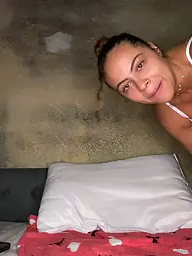 Chloe Leaozinho online show from 6, 5, 2026
