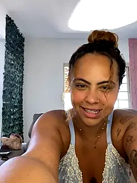 Chloe Leaozinho online show from 12, 11, 2025