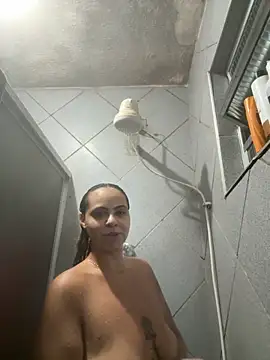 Chloe Leaozinho online show from 22, 11, 2025