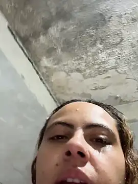 Chloe Leaozinho online show from 9, 6, 2026