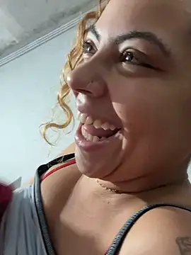 Chloe Leaozinho online show from 28, 6, 2026