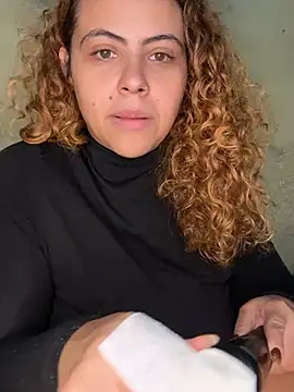 Chloe Leaozinho online show from 31, 5, 2026