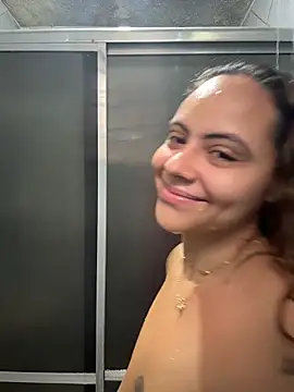 Chloe Leaozinho online show from 25, 4, 2026