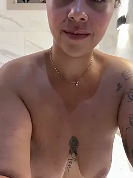 Chloe Leaozinho online show from 6, 4, 2026