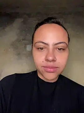 Chloe Leaozinho online show from 12, 5, 2026