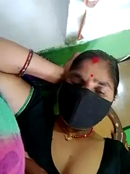 Snapshot of Suhani_cuty chatting on 3, 11, 2025 Suhani cuty online show from 3, 11, 2025